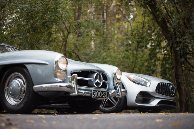 Illustration for article titled The Mercedes-AMG GT C Roadster And Mercedes-Benz 300SL Roadster Both Hail From A Golden Age